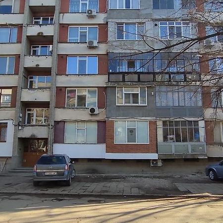 Уютен Апартамент В Търговище - 2 Спални И Кухня Eksteriør billede