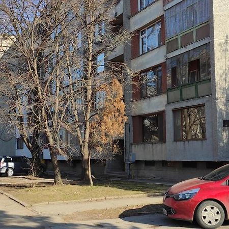 Уютен Апартамент В Търговище - 2 Спални И Кухня Eksteriør billede